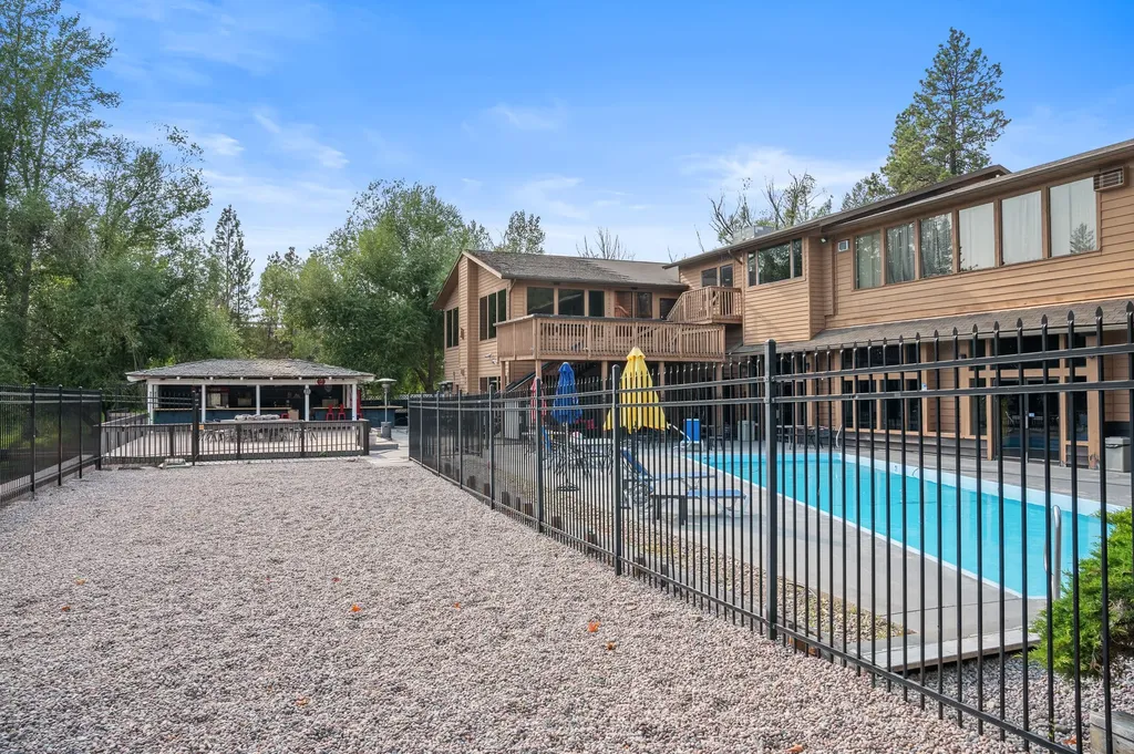 180 Vista Lane Bigfork MT 59911