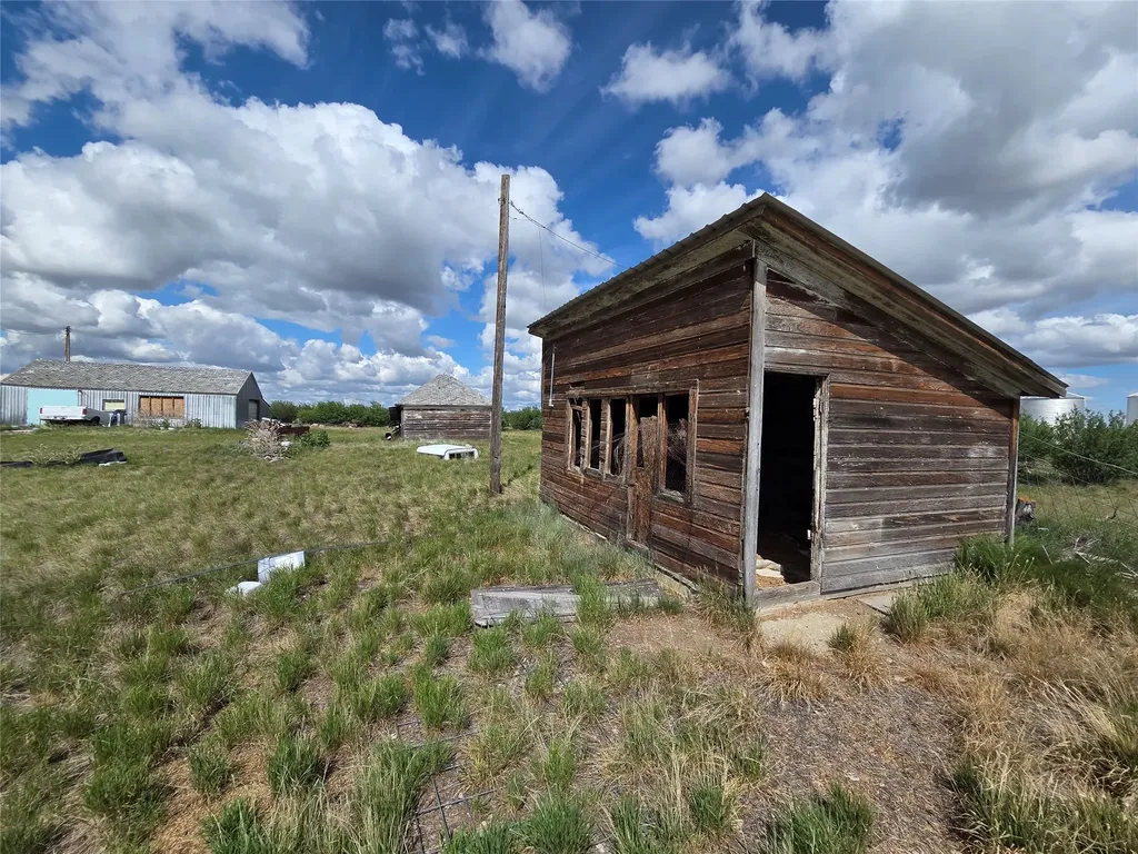 390 W Comwell Road Brady MT 59416