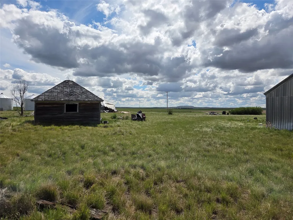390 W Comwell Road Brady MT 59416
