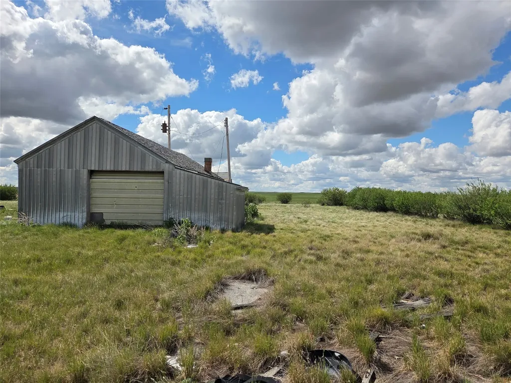 390 W Comwell Road Brady MT 59416