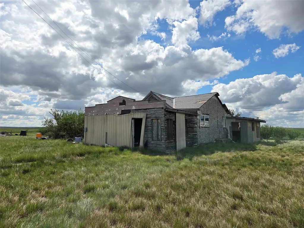390 W Comwell Road Brady MT 59416