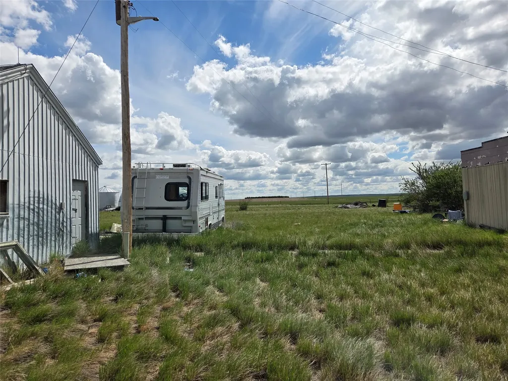 390 W Comwell Road Brady MT 59416