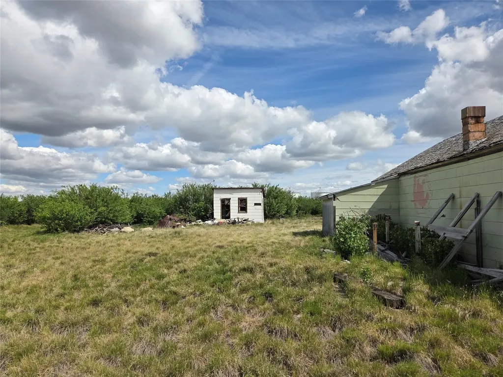 390 W Comwell Road Brady MT 59416