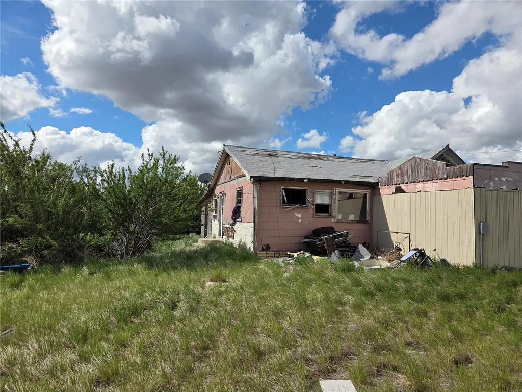 390 W Comwell Road Brady MT 59416