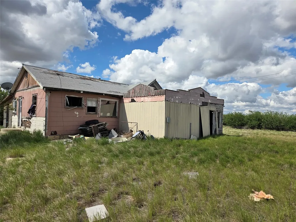 390 W Comwell Road Brady MT 59416