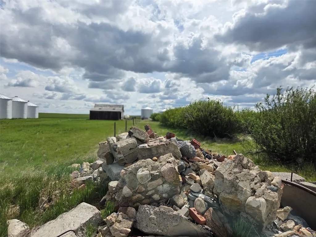 390 W Comwell Road Brady MT 59416
