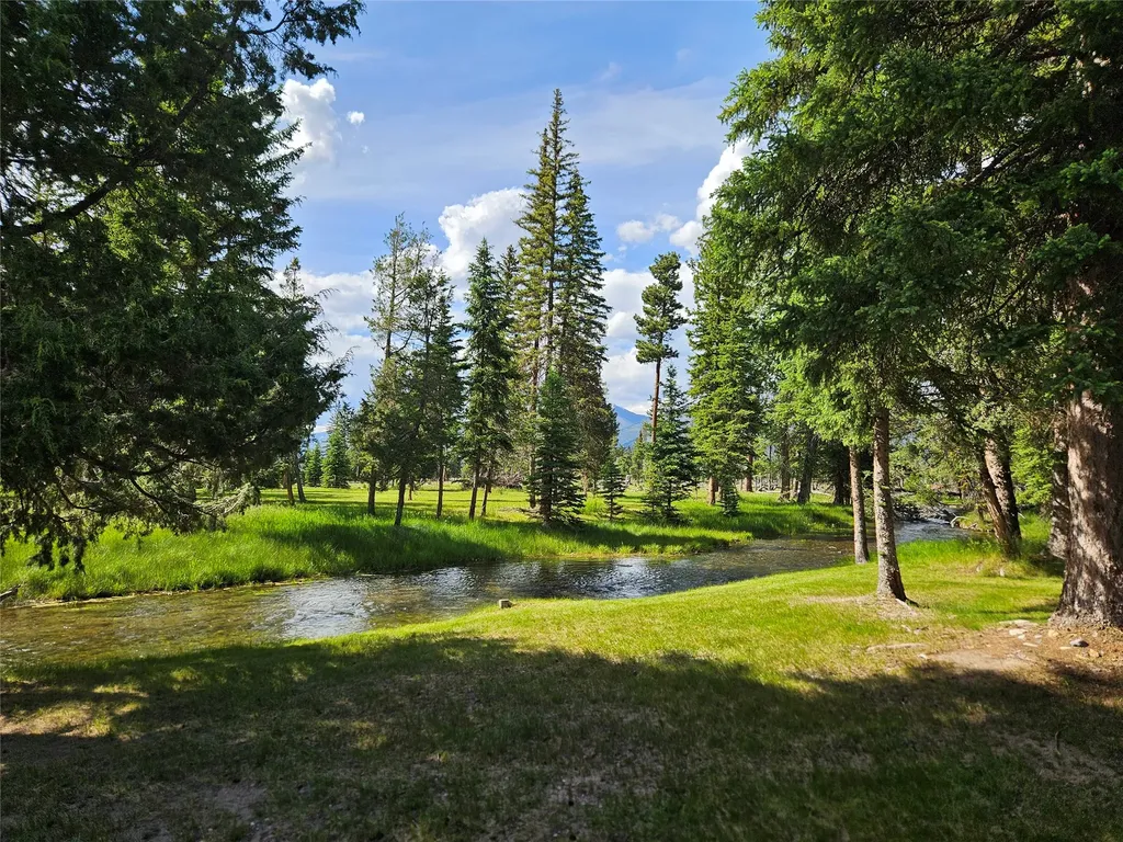 106 Sleepy Hollow Lane Lincoln MT 59639