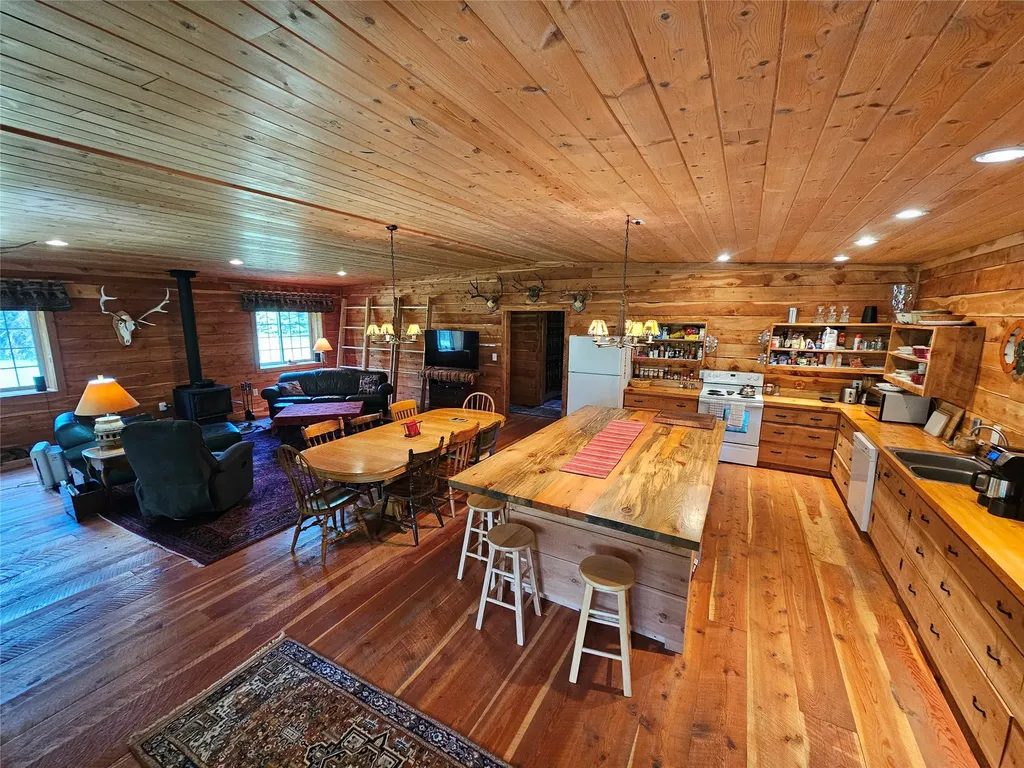 106 Sleepy Hollow Lane Lincoln MT 59639