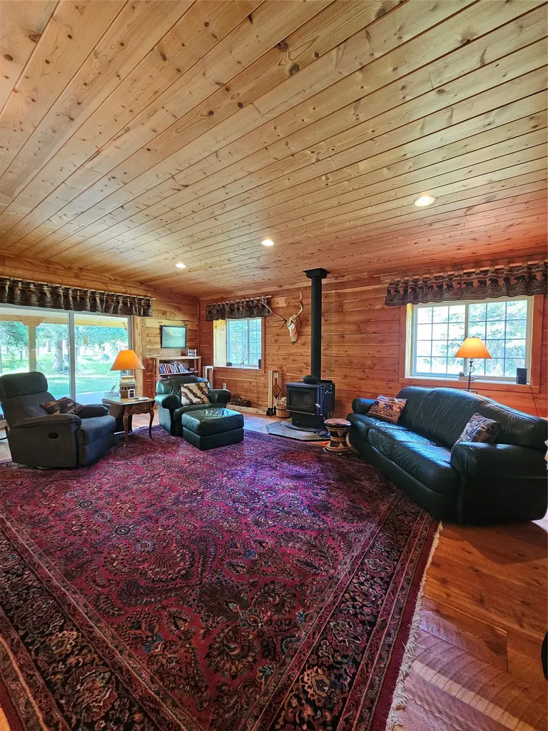 106 Sleepy Hollow Lane Lincoln MT 59639