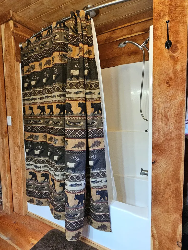 106 Sleepy Hollow Lane Lincoln MT 59639