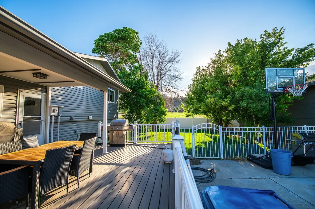 601 W Park Avenue Bridger MT 59014