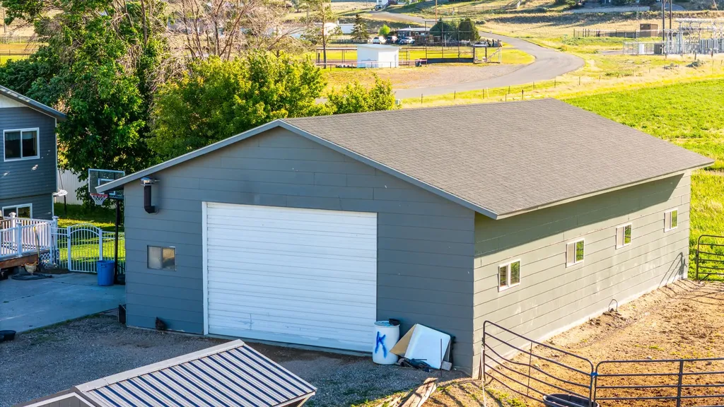 601 W Park Avenue Bridger MT 59014