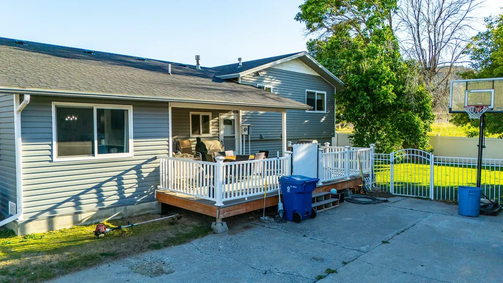 601 W Park Avenue Bridger MT 59014