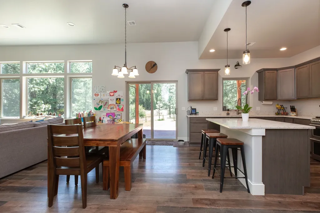 1117 Reardon Lane Alberton MT 59820