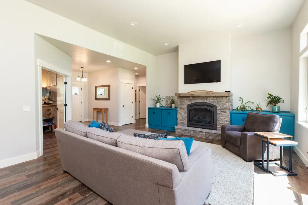 1117 Reardon Lane Alberton MT 59820