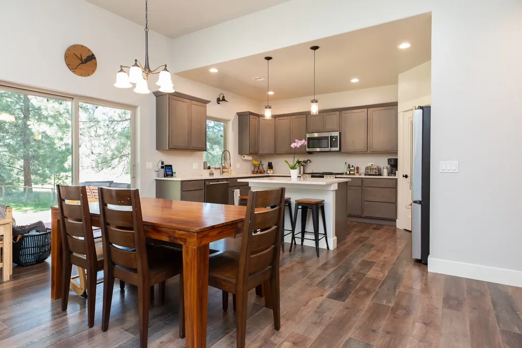 1117 Reardon Lane Alberton MT 59820