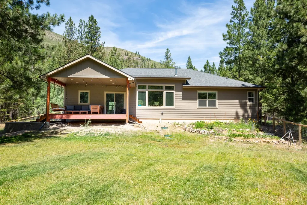 1117 Reardon Lane Alberton MT 59820