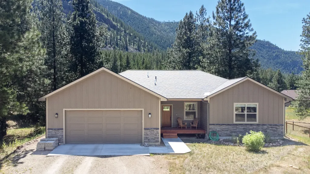 1117 Reardon Lane Alberton MT 59820