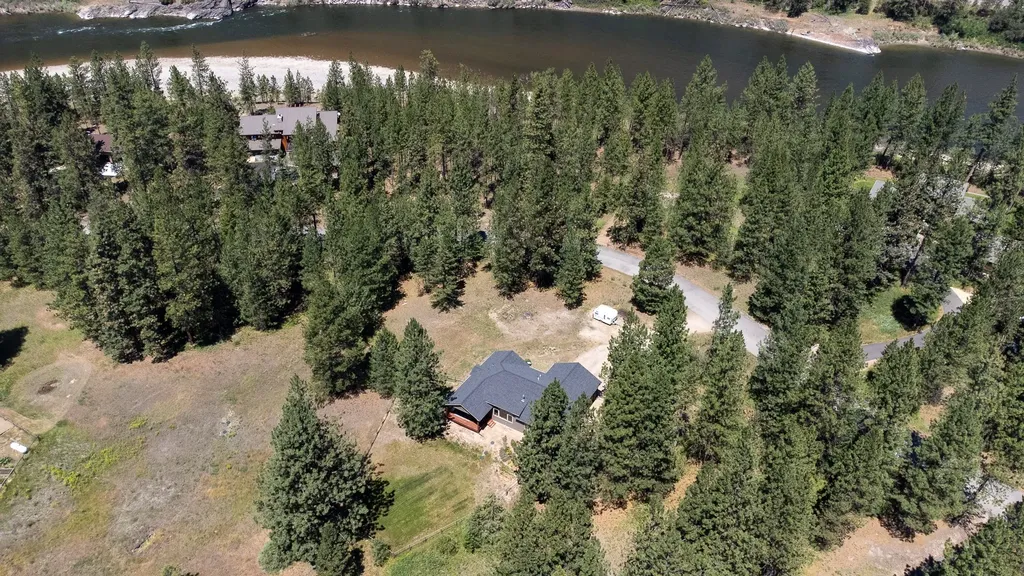1117 Reardon Lane Alberton MT 59820