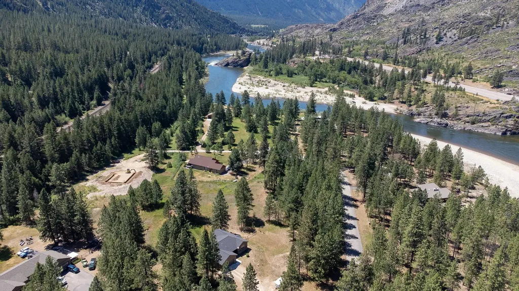 1117 Reardon Lane Alberton MT 59820