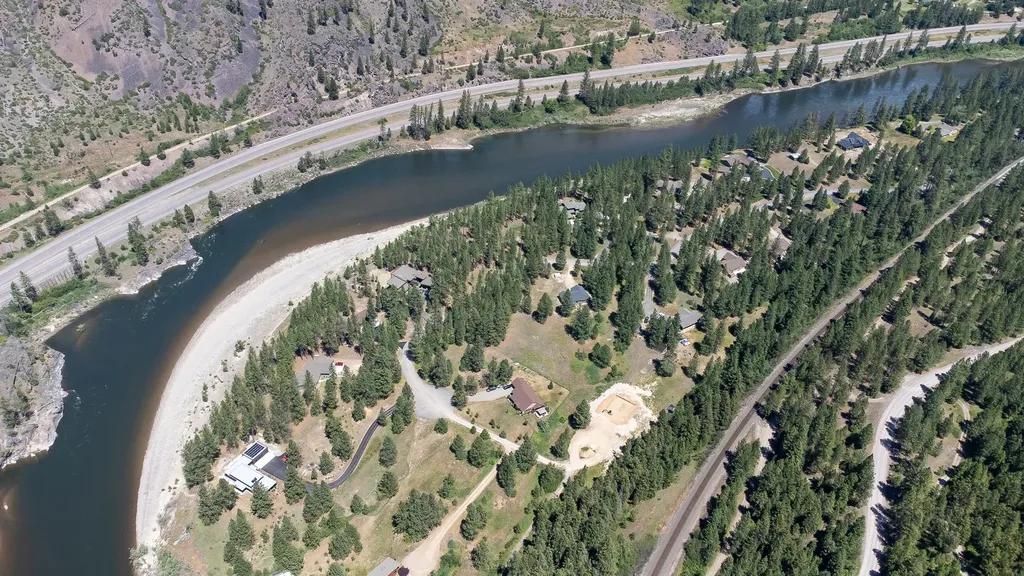 1117 Reardon Lane Alberton MT 59820