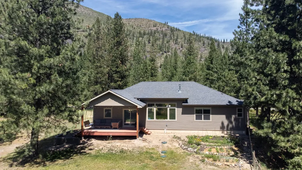 1117 Reardon Lane Alberton MT 59820