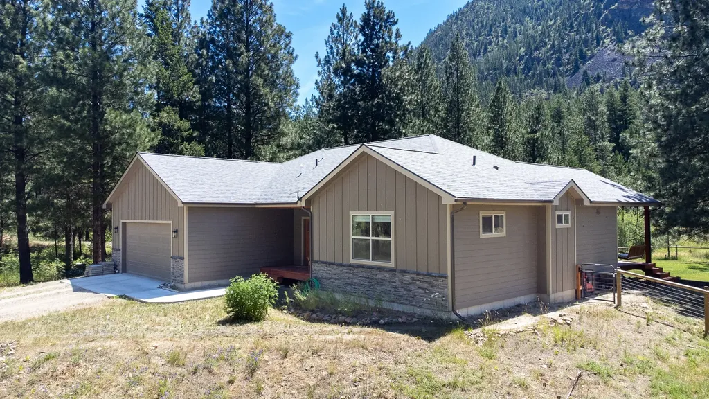 1117 Reardon Lane Alberton MT 59820