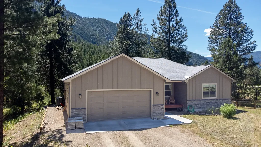 1117 Reardon Lane Alberton MT 59820