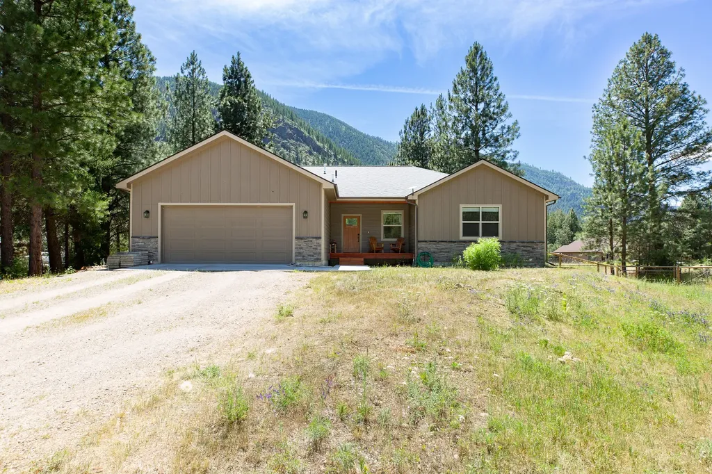 1117 Reardon Lane Alberton MT 59820
