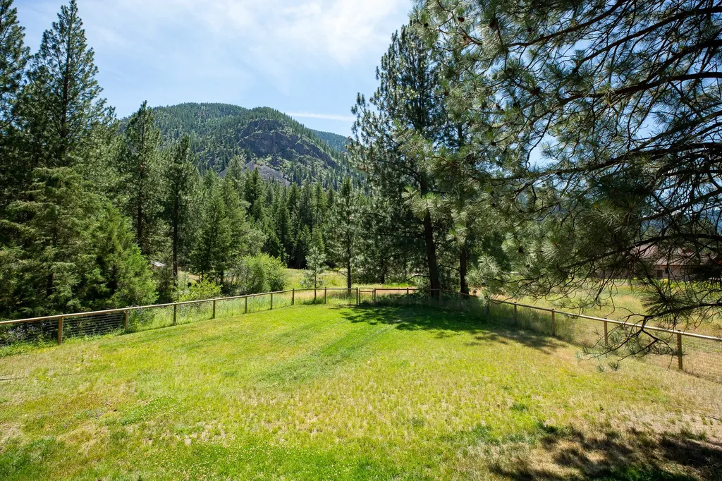 1117 Reardon Lane Alberton MT 59820