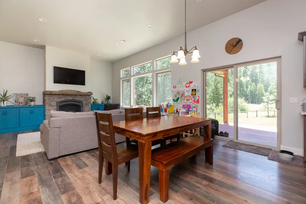 1117 Reardon Lane Alberton MT 59820