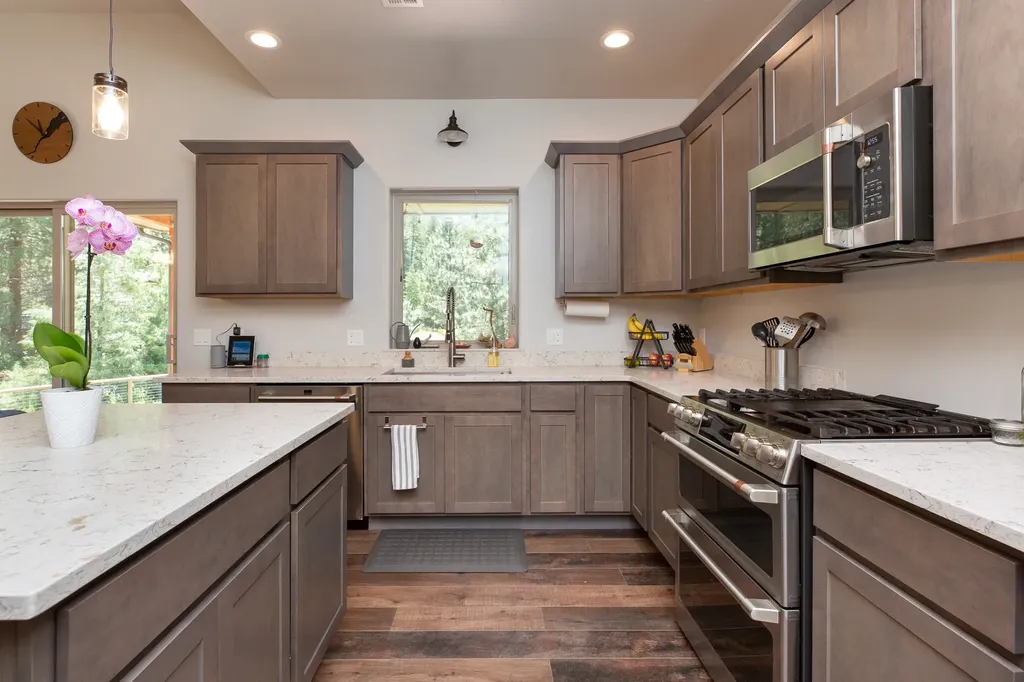 1117 Reardon Lane Alberton MT 59820
