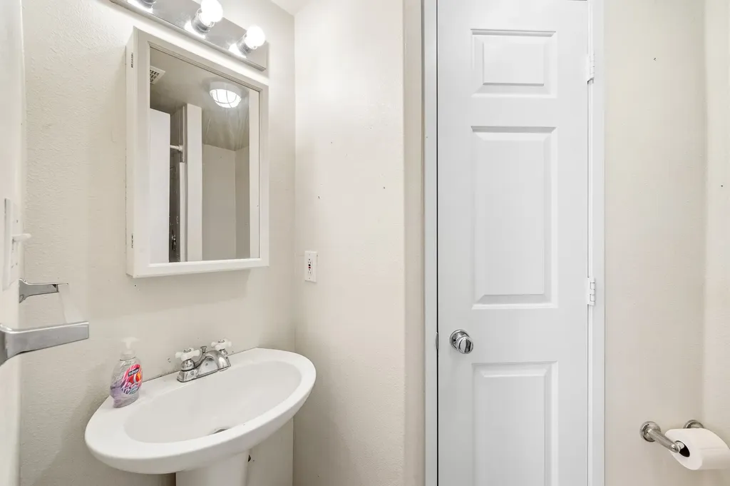 117 S Cleveland Street Boulder MT 59632