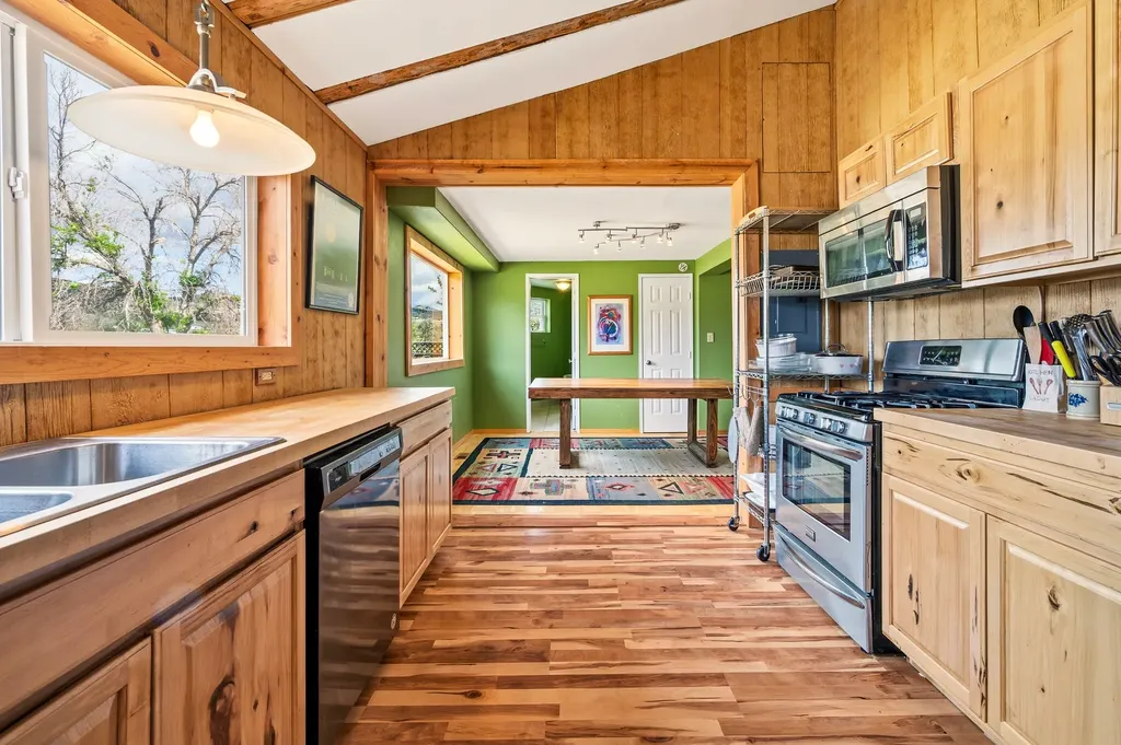 117 S Cleveland Street Boulder MT 59632