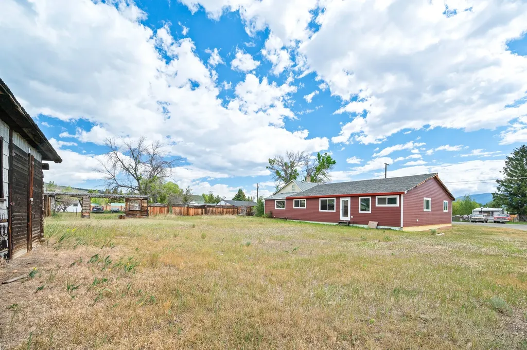 117 S Cleveland Street Boulder MT 59632