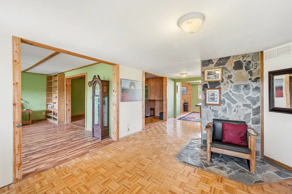 117 S Cleveland Street Boulder MT 59632