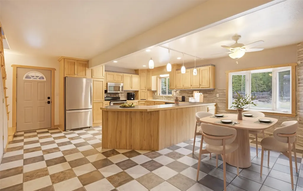 799 Outback Trail Alberton MT 59820