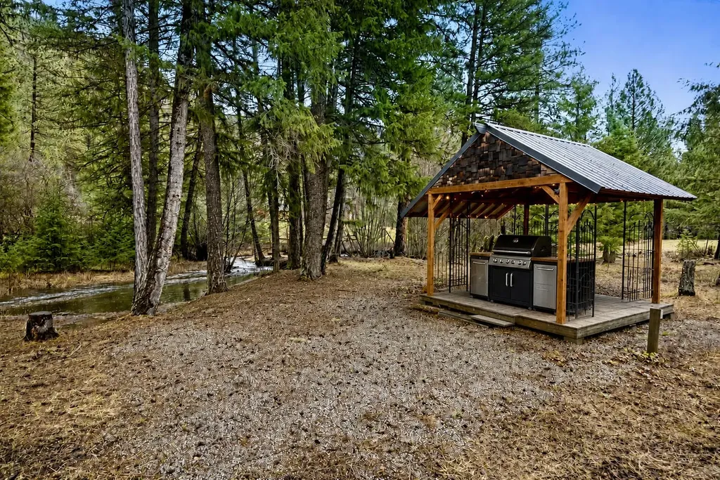 799 Outback Trail Alberton MT 59820