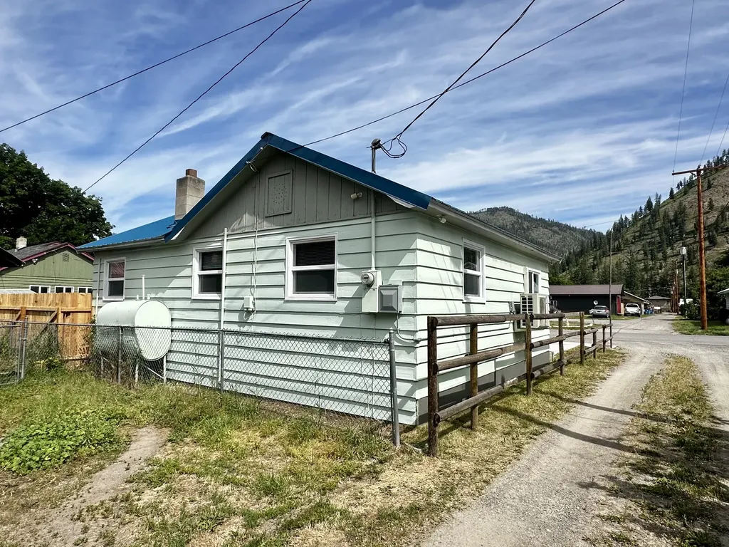 303 4th Avenue E Superior MT 59872