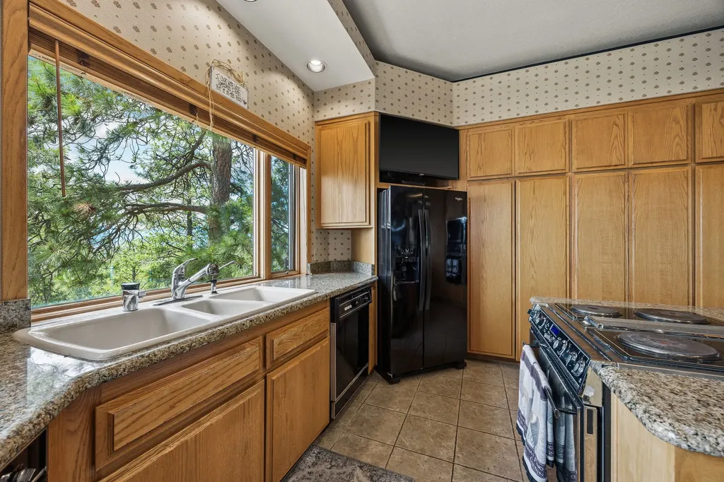 Nhn Eagle Bend Drive Bigfork MT 59911
