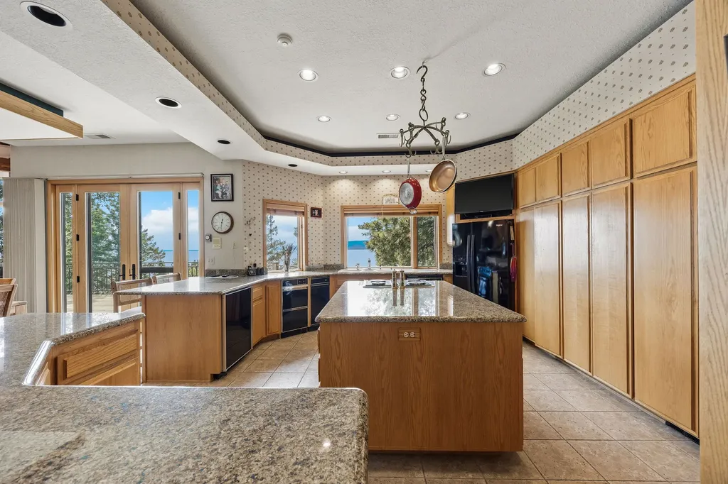 Nhn Eagle Bend Drive Bigfork MT 59911