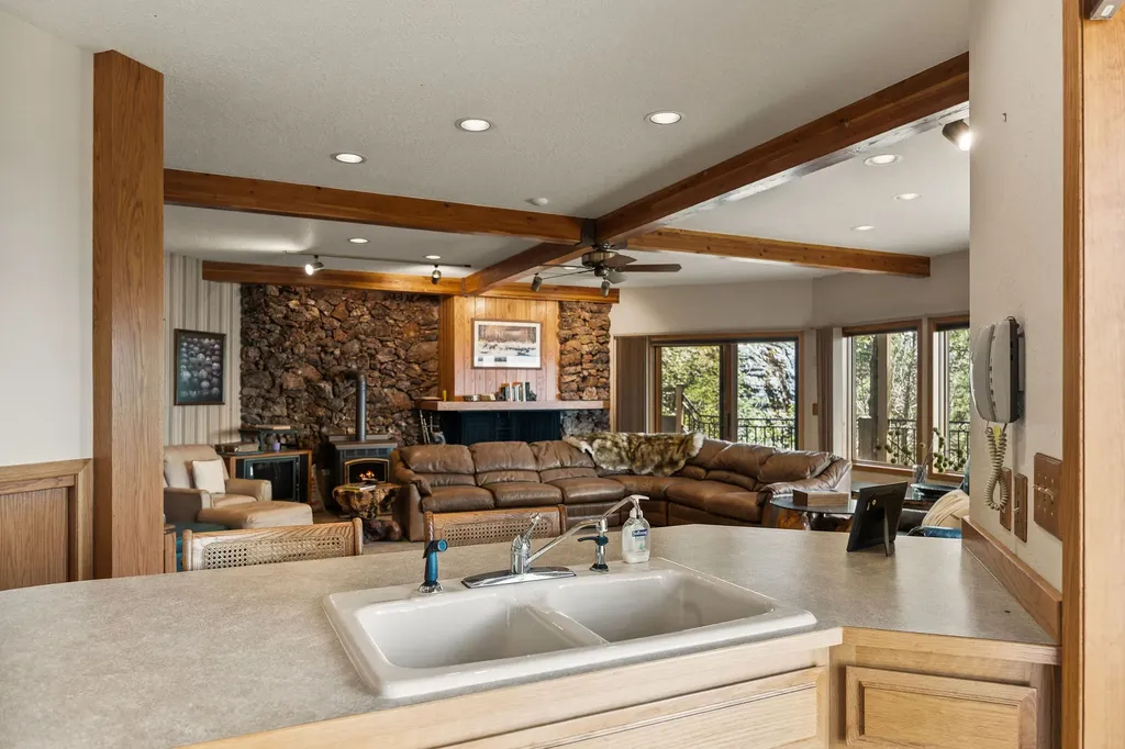Nhn Eagle Bend Drive Bigfork MT 59911