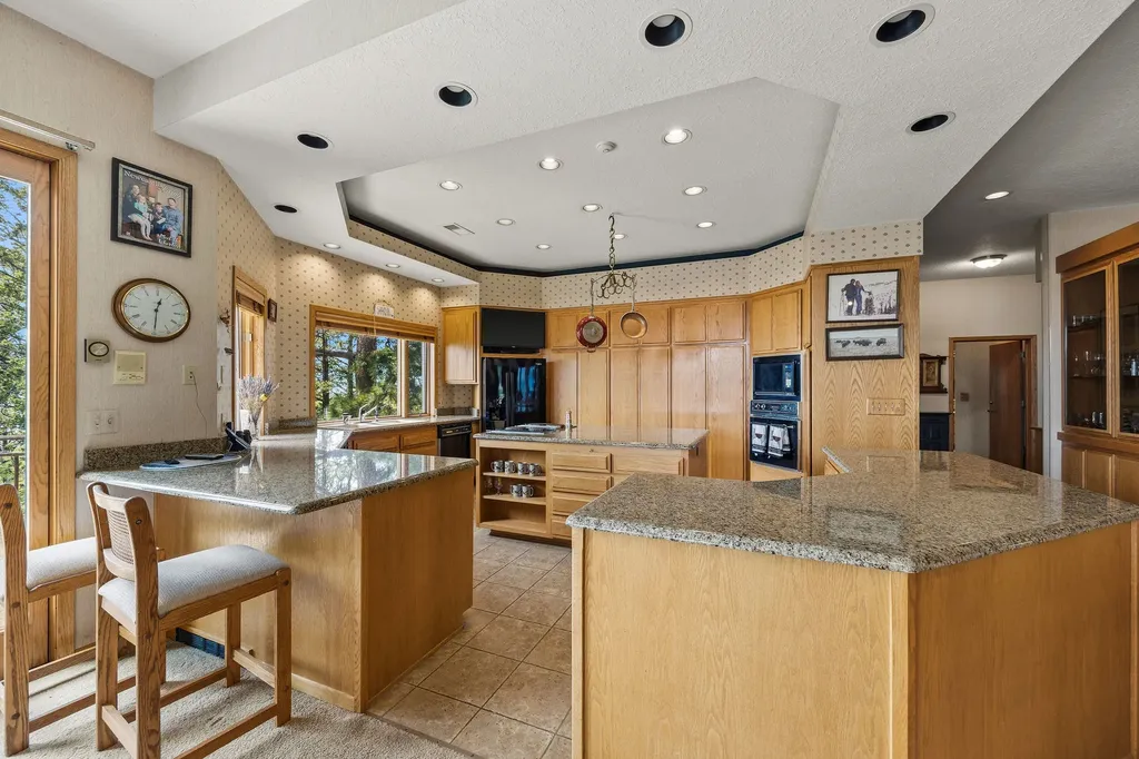 Nhn Eagle Bend Drive Bigfork MT 59911