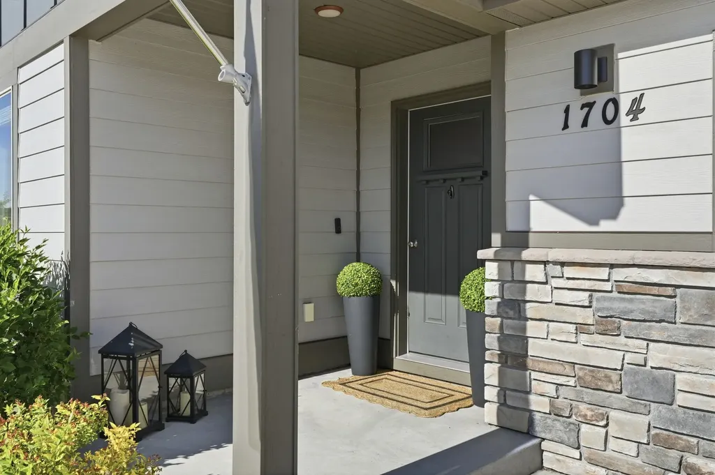 1704 Shelby Avenue Belgrade MT 59714