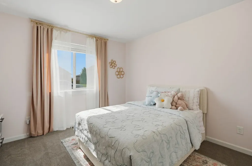 1704 Shelby Avenue Belgrade MT 59714
