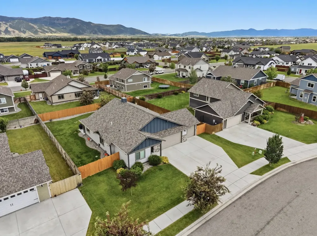 1704 Shelby Avenue Belgrade MT 59714