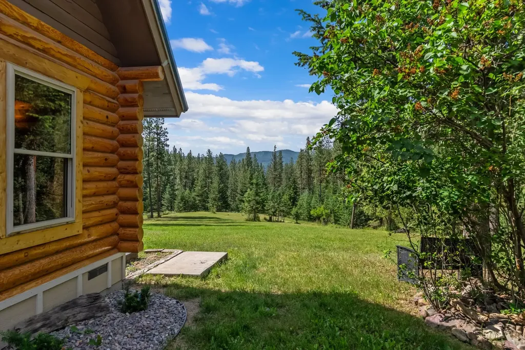 23577 Wapiti Road Huson MT 59846