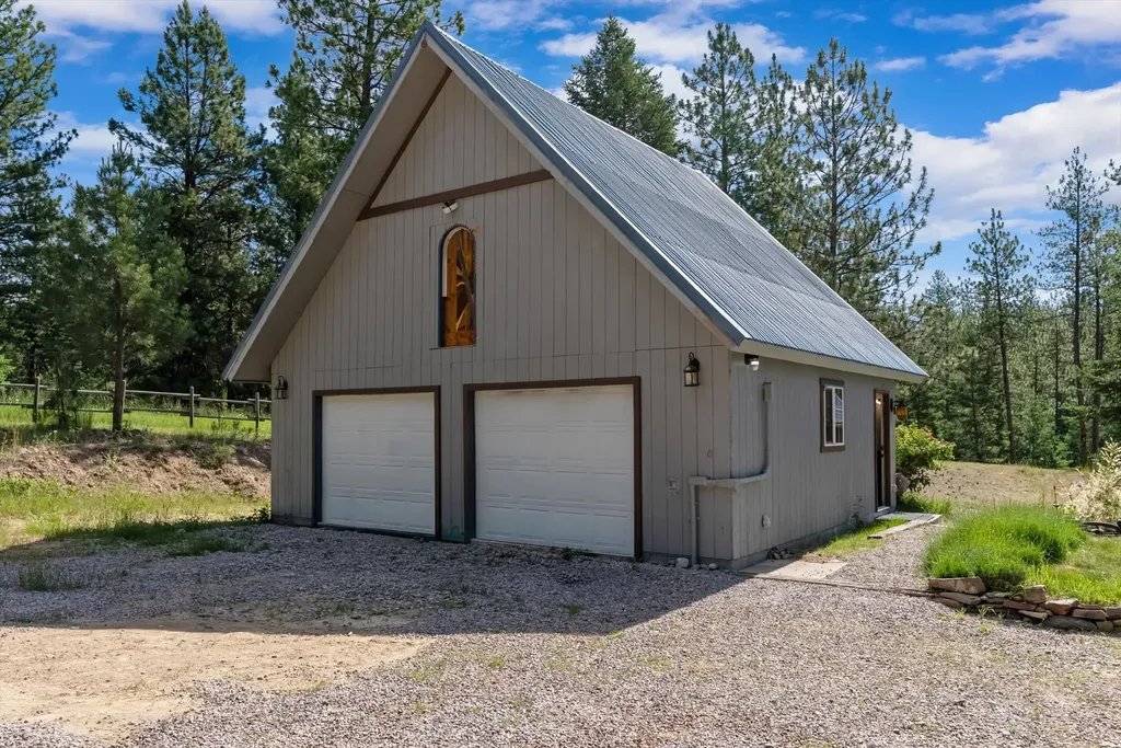 23577 Wapiti Road Huson MT 59846