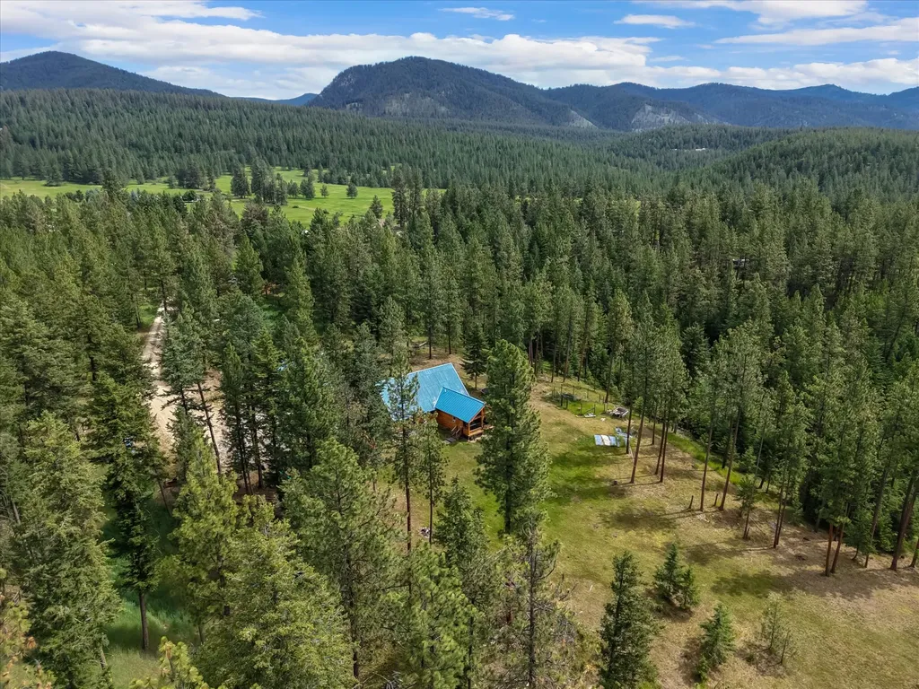 23577 Wapiti Road Huson MT 59846