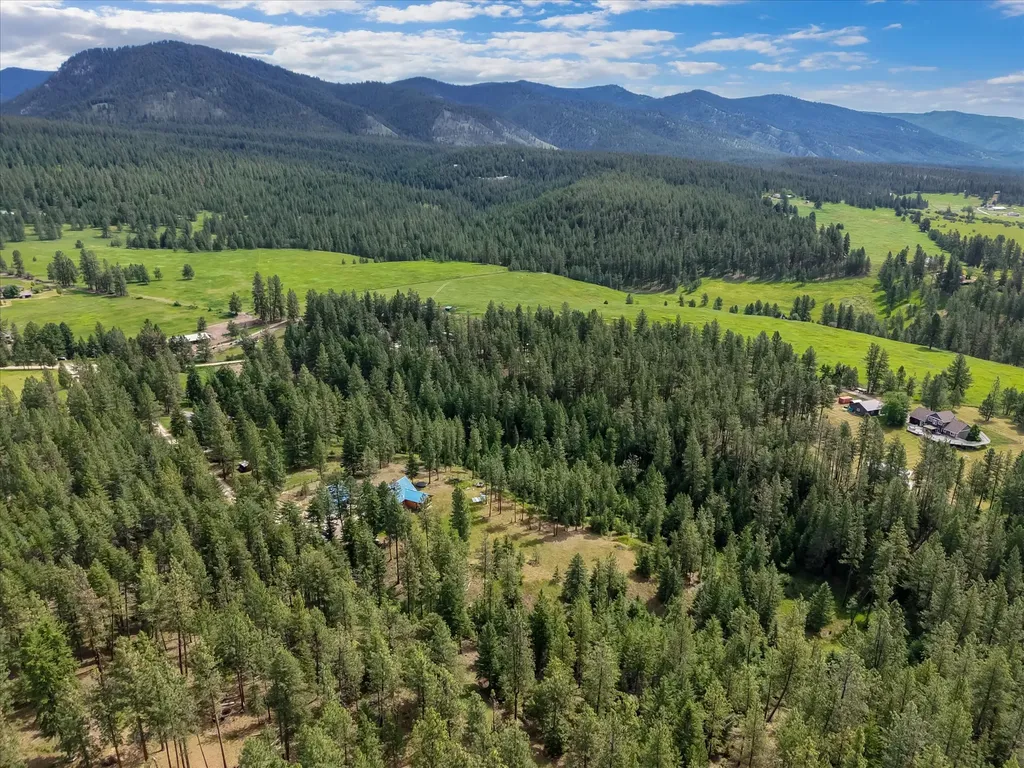 23577 Wapiti Road Huson MT 59846